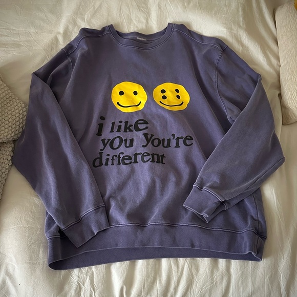 Tops - Women’s trendy crew neck